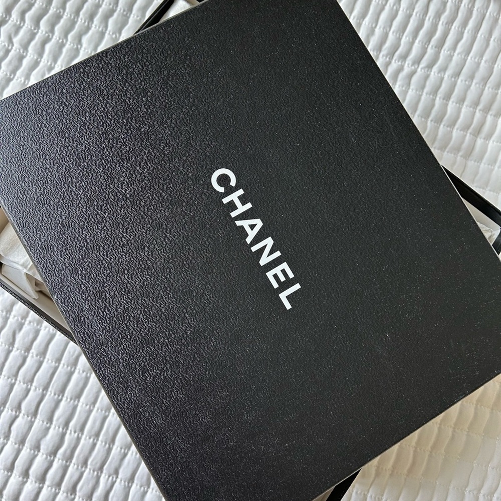 Chanel box - Picture 2 of 7
